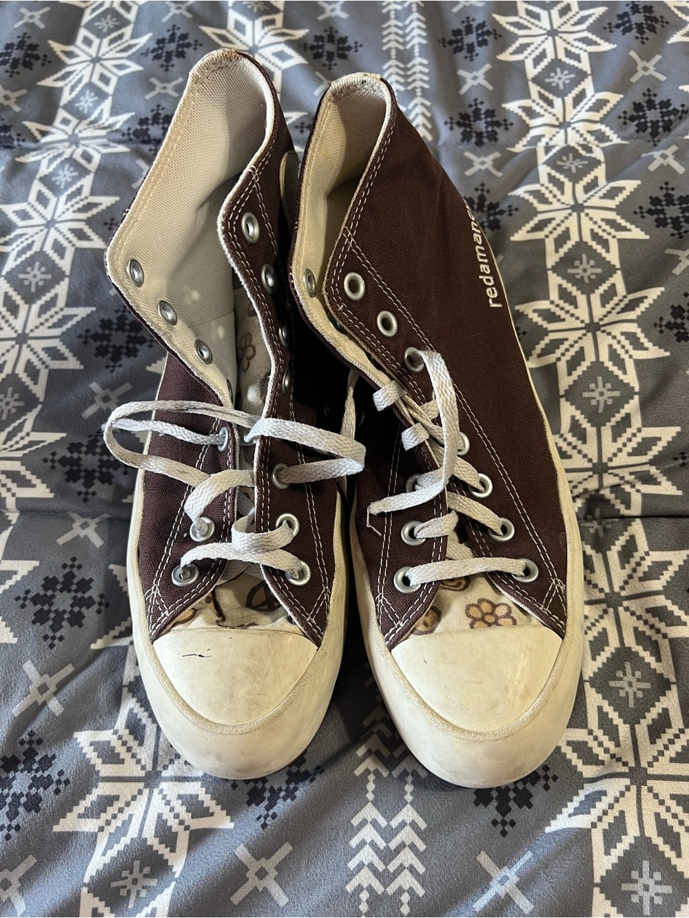Converse Brown Canvas High-Top Sneakers need new shoe strings in great shape